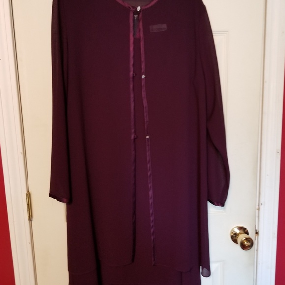 Dress - Picture 4 of 4